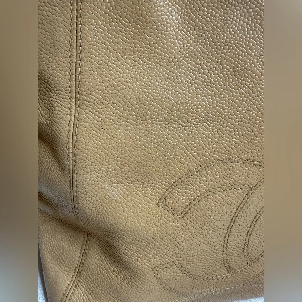 CHANEL Leather Tote with Logo-see callouts
